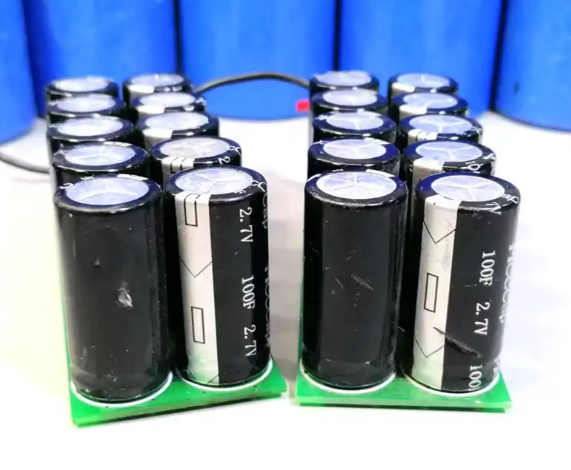 100法拉电容充满需要多少电呢？