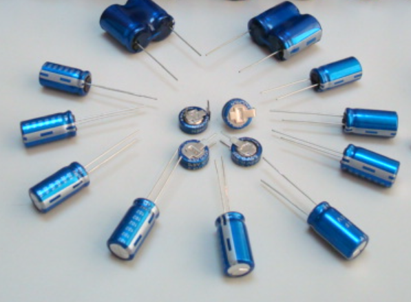 超级电容器的特性是什么 超级电容器的特性是什么