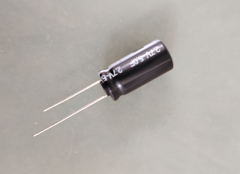 法拉电容和电解电容哪种内阻小一点