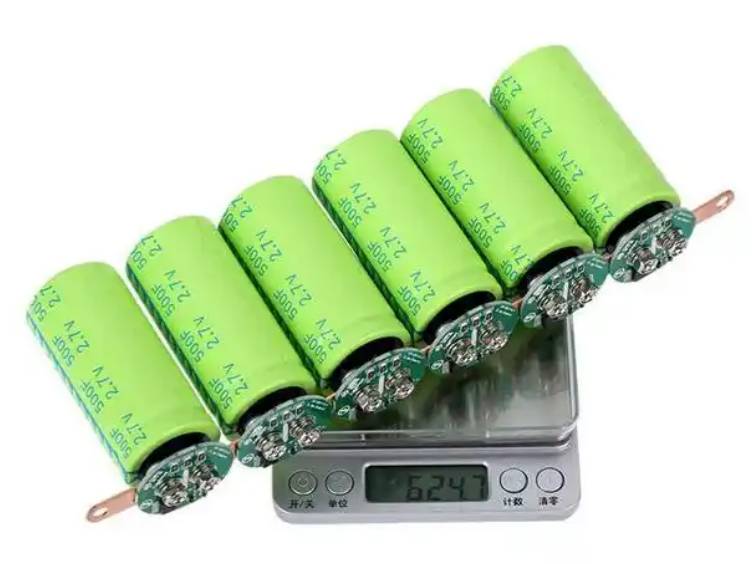 固态电池与超级电容器哪个好？