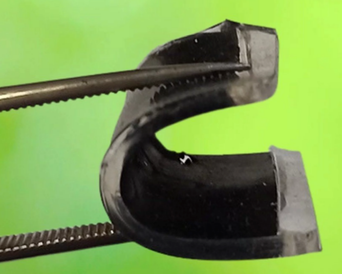 柔性碳纤维超级电容器的优缺点 柔性碳纤维超级电容器的优缺点