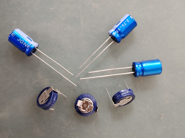 法拉电容充满电内阻变大